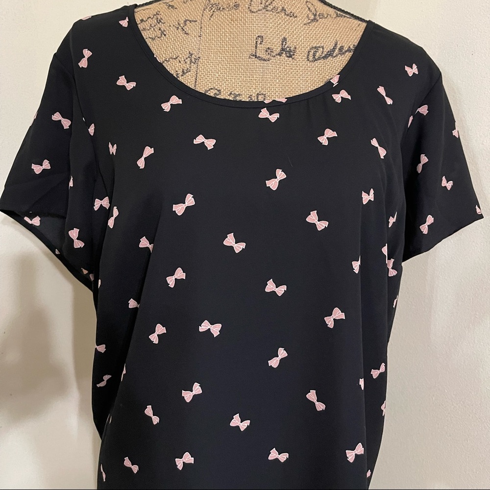 Torrid black bows hi/lo georgette blouse